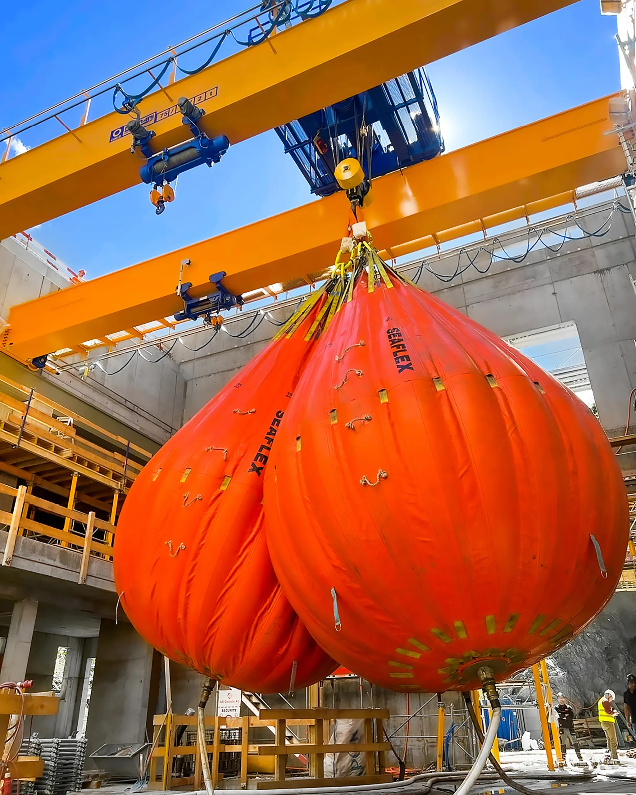 gallery - Beyond the load test overhead crane 75t Omis