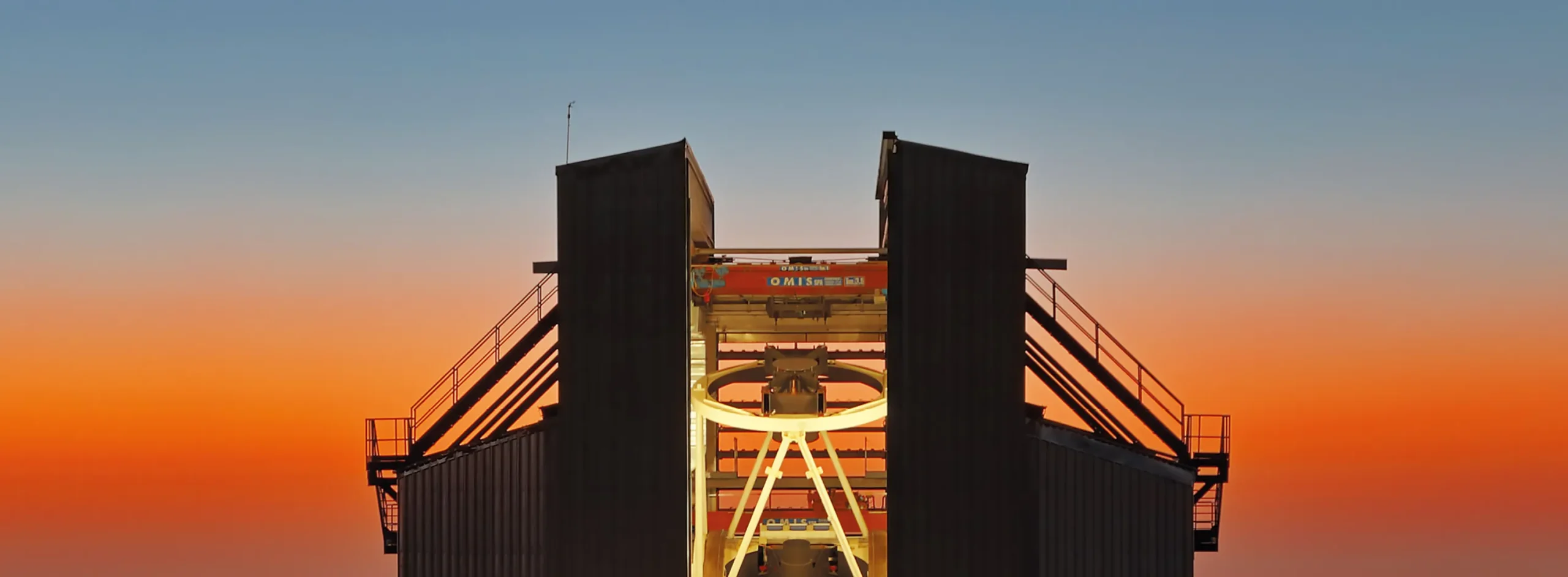 gallery - Cover the biggest telescope in Italy with overhead crane Omis