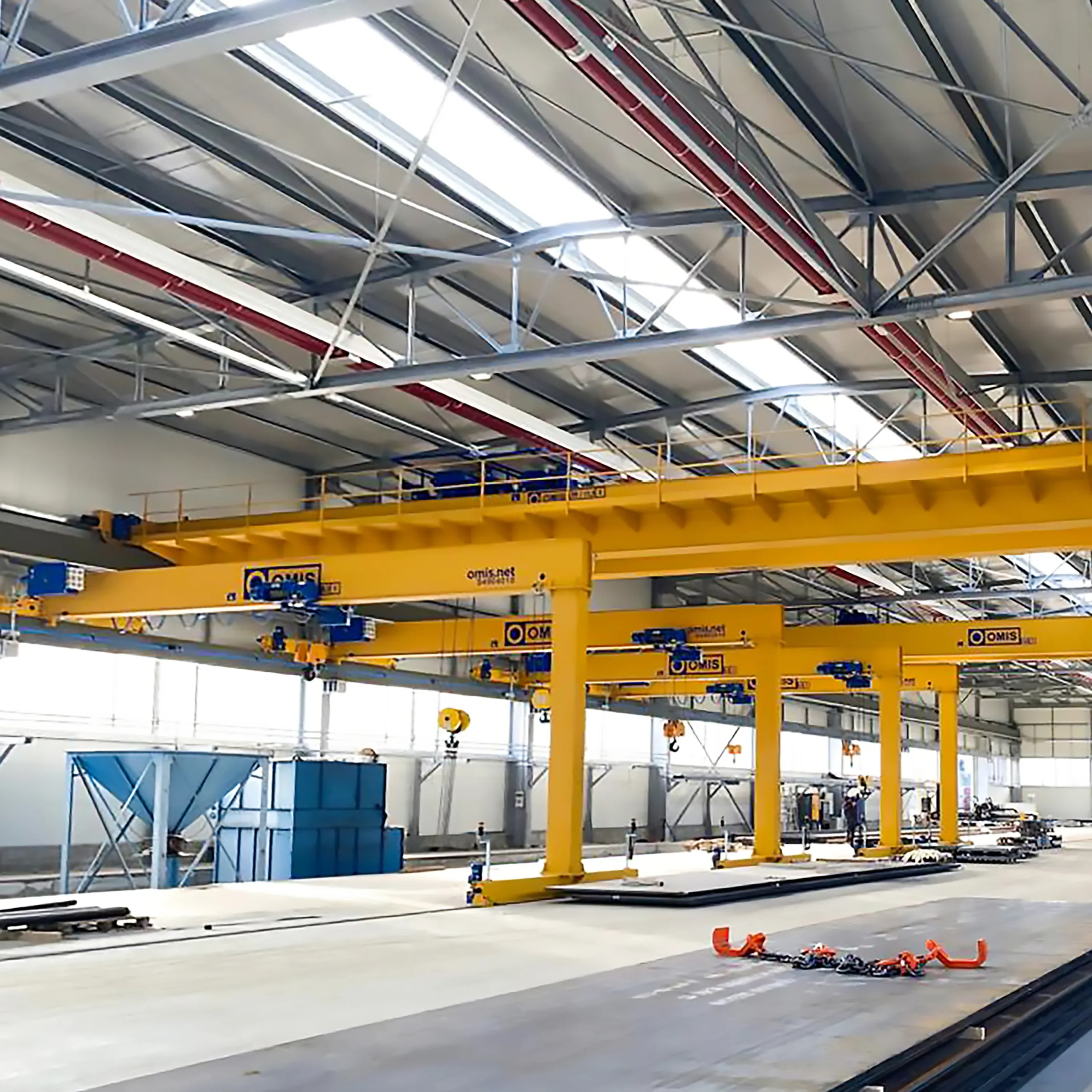 gallery - Semi-gantry crane side Omis