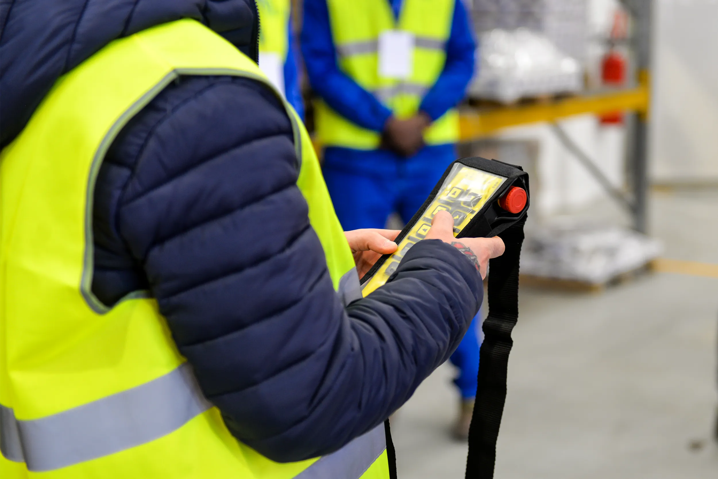 corso-formazione-patentino-carroponte-prova-pratica-radiocomando-omis