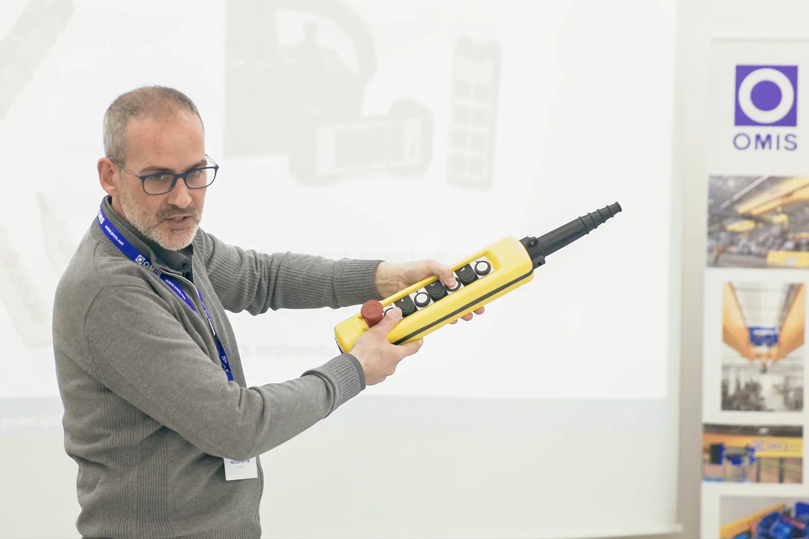 corso-formazione-uso-carroponte-formazione-teorico-pratica-per- lavoratori-addetti-uso-carroponte-uso-pulsantiera-omis