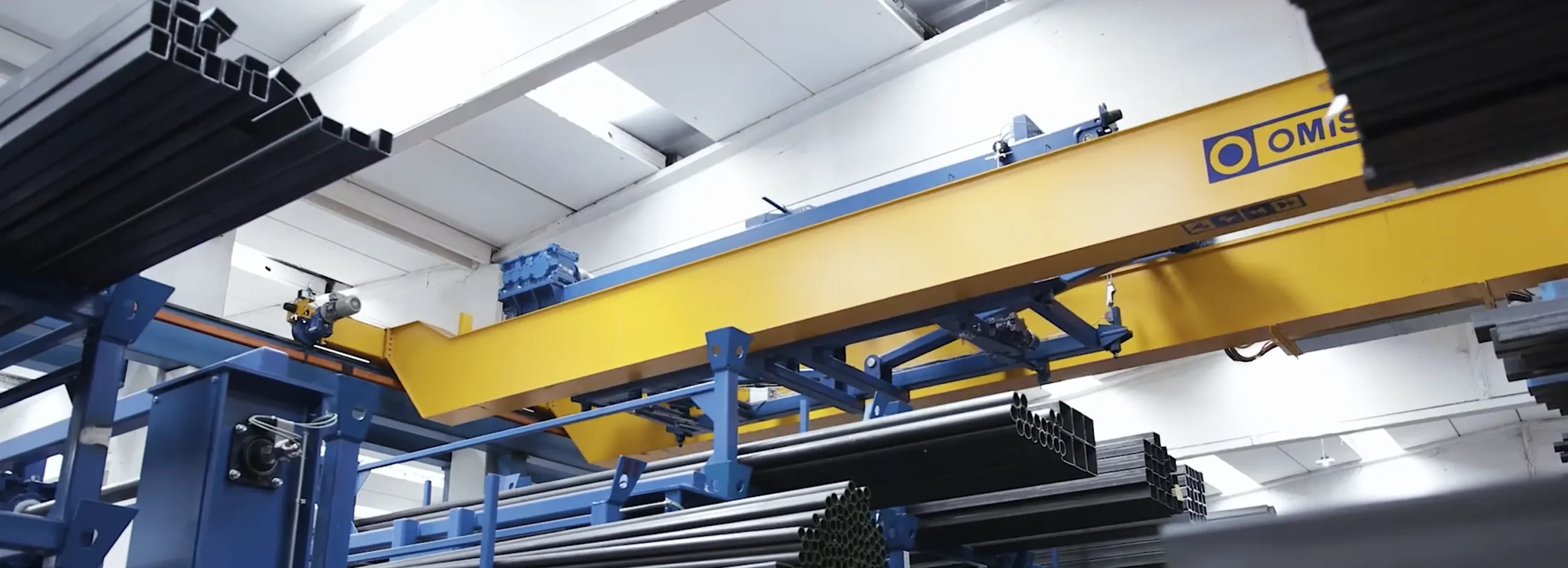 gallery - Cover automatic overhead crane for handling pipes csb Omis 