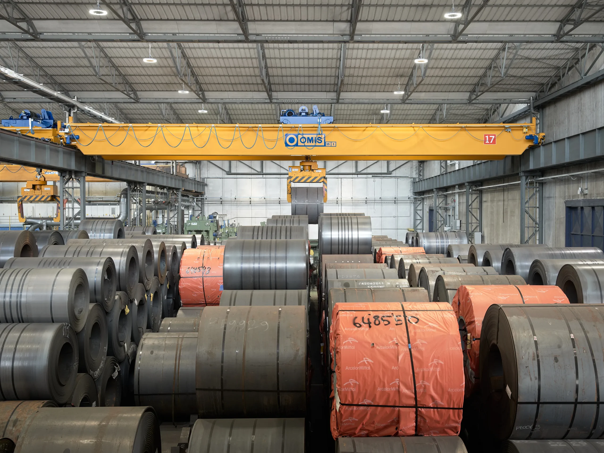 gallery - Cover double-girder overhead crane 35t lifting handling coil sidastico front view Omis 