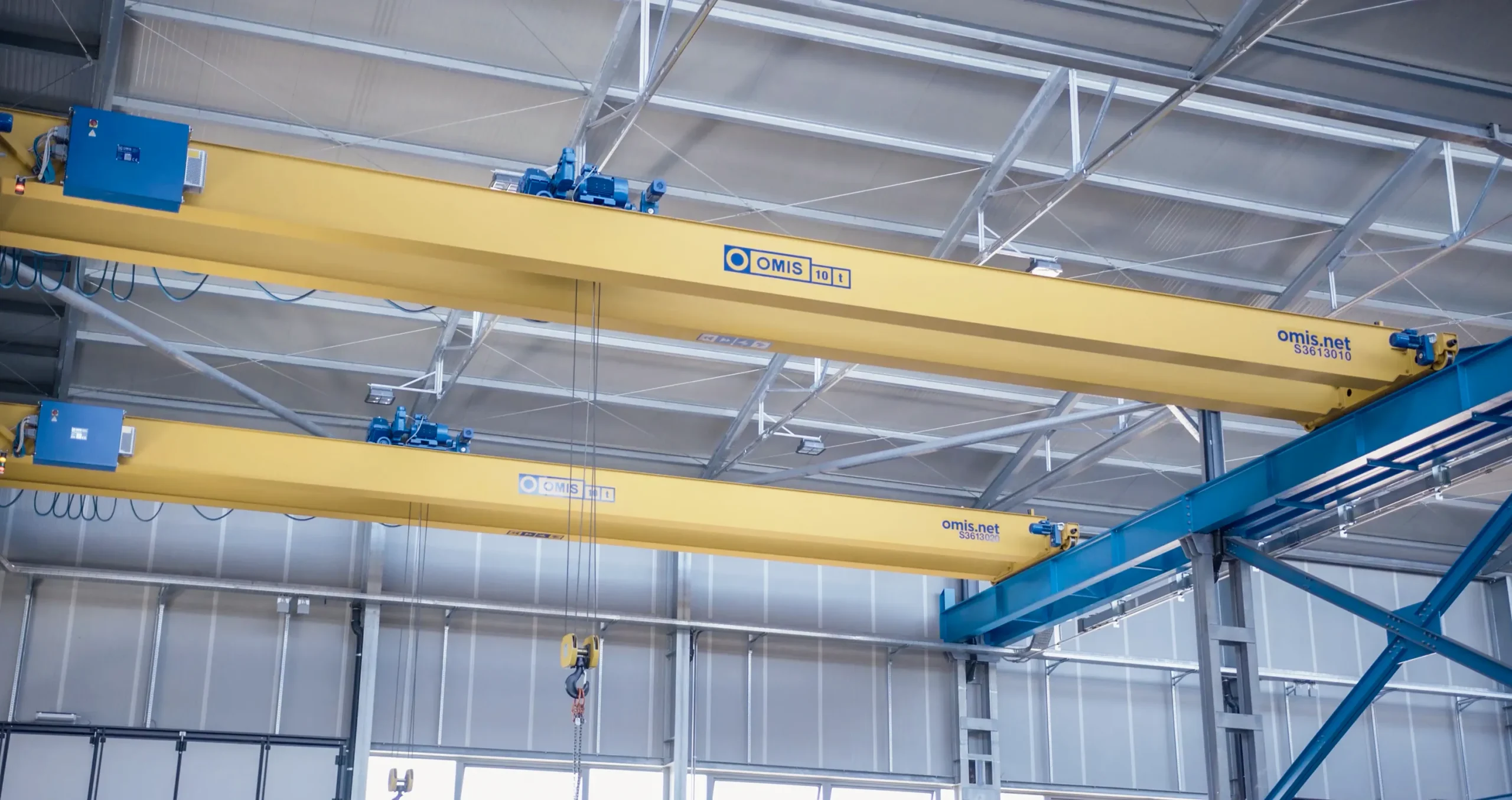 gallery - Double-girder overhead crane 10t alessi handling long loads Omis 