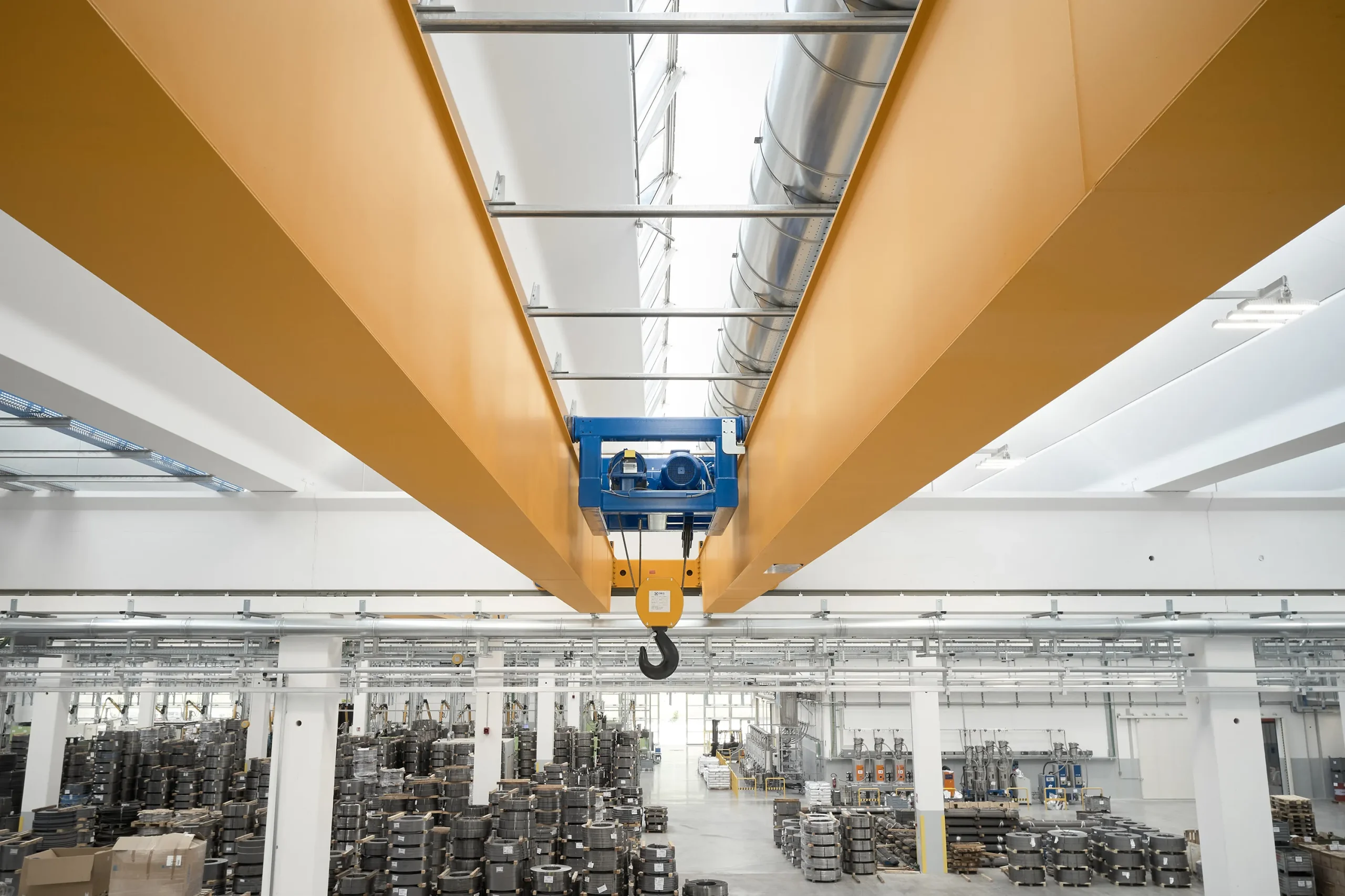 gallery - Double-girder overhead crane 10t detail lowered open barrel hoist 20t agb Omis 