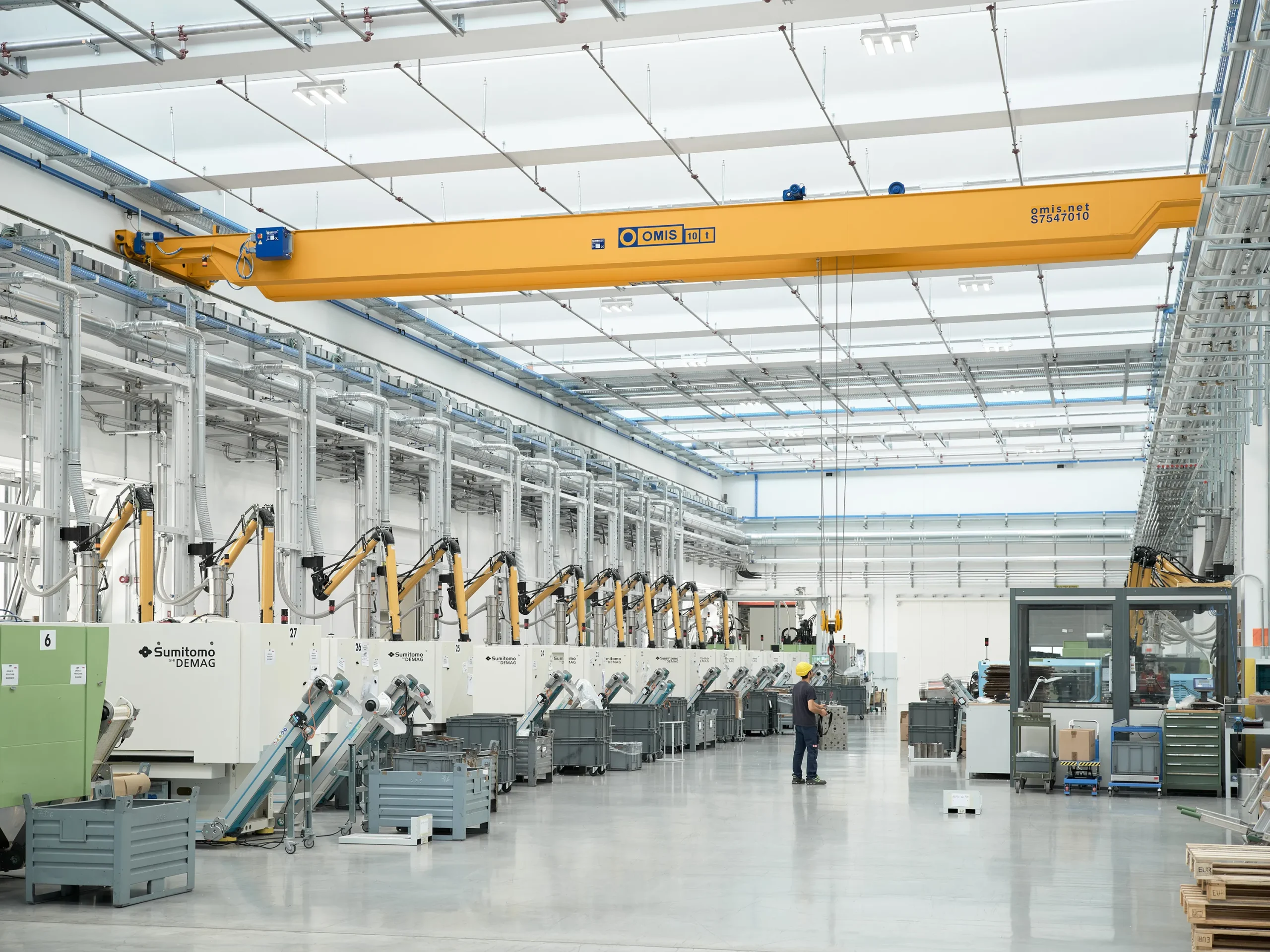 gallery - Double-girder overhead crane 10t handling moulds agb Omis 