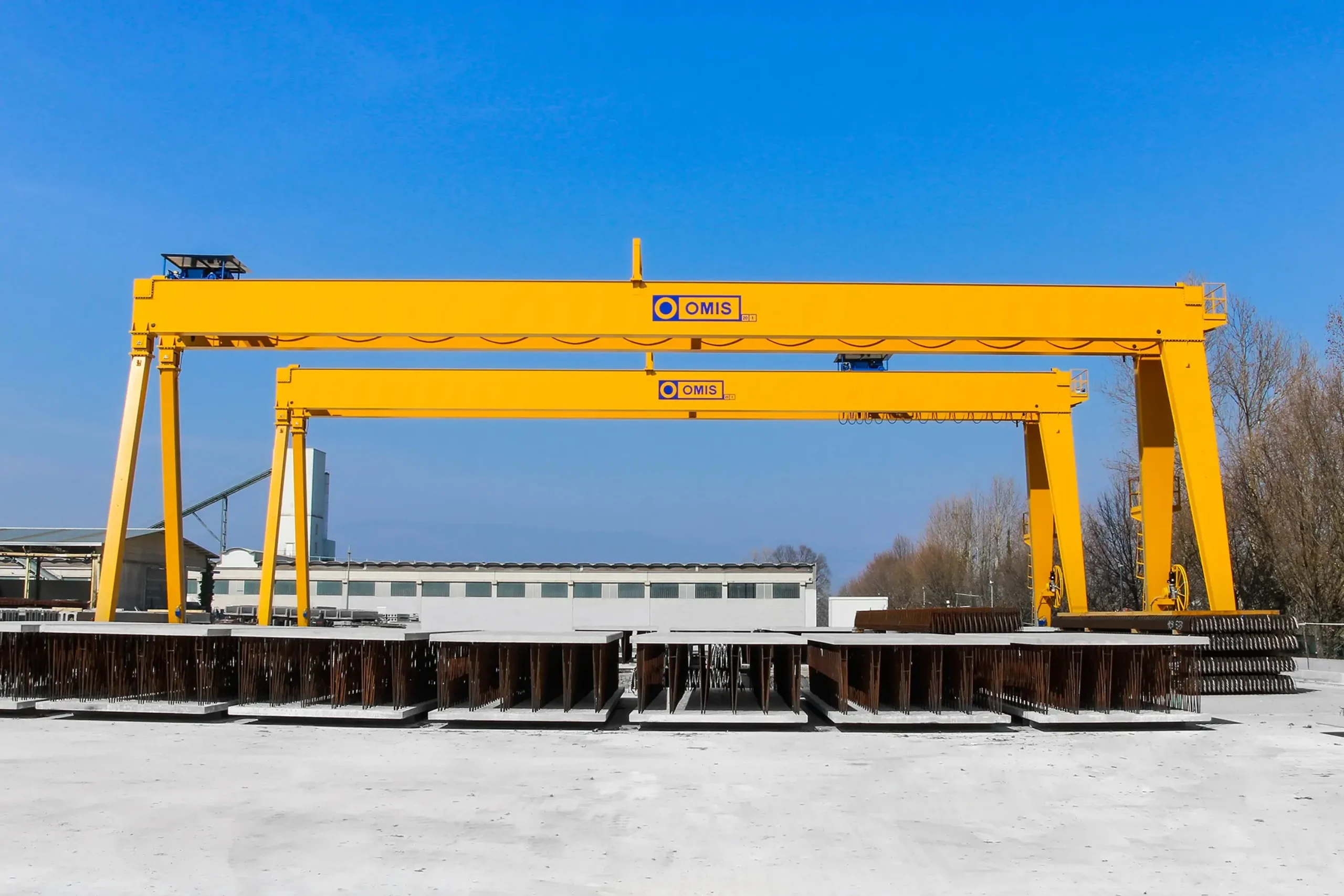 gallery - Gantry crane esse solai 20t external view prefabrications Omis 