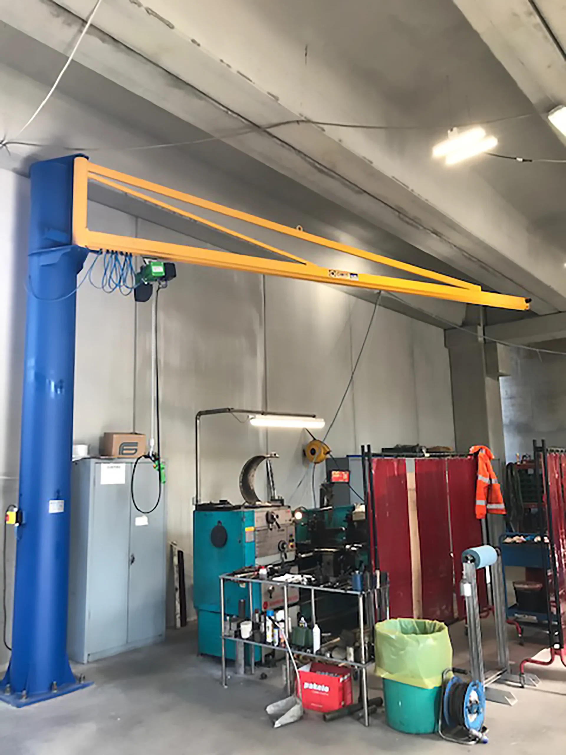 gallery - Jib crane c 500kg welder position Omis 