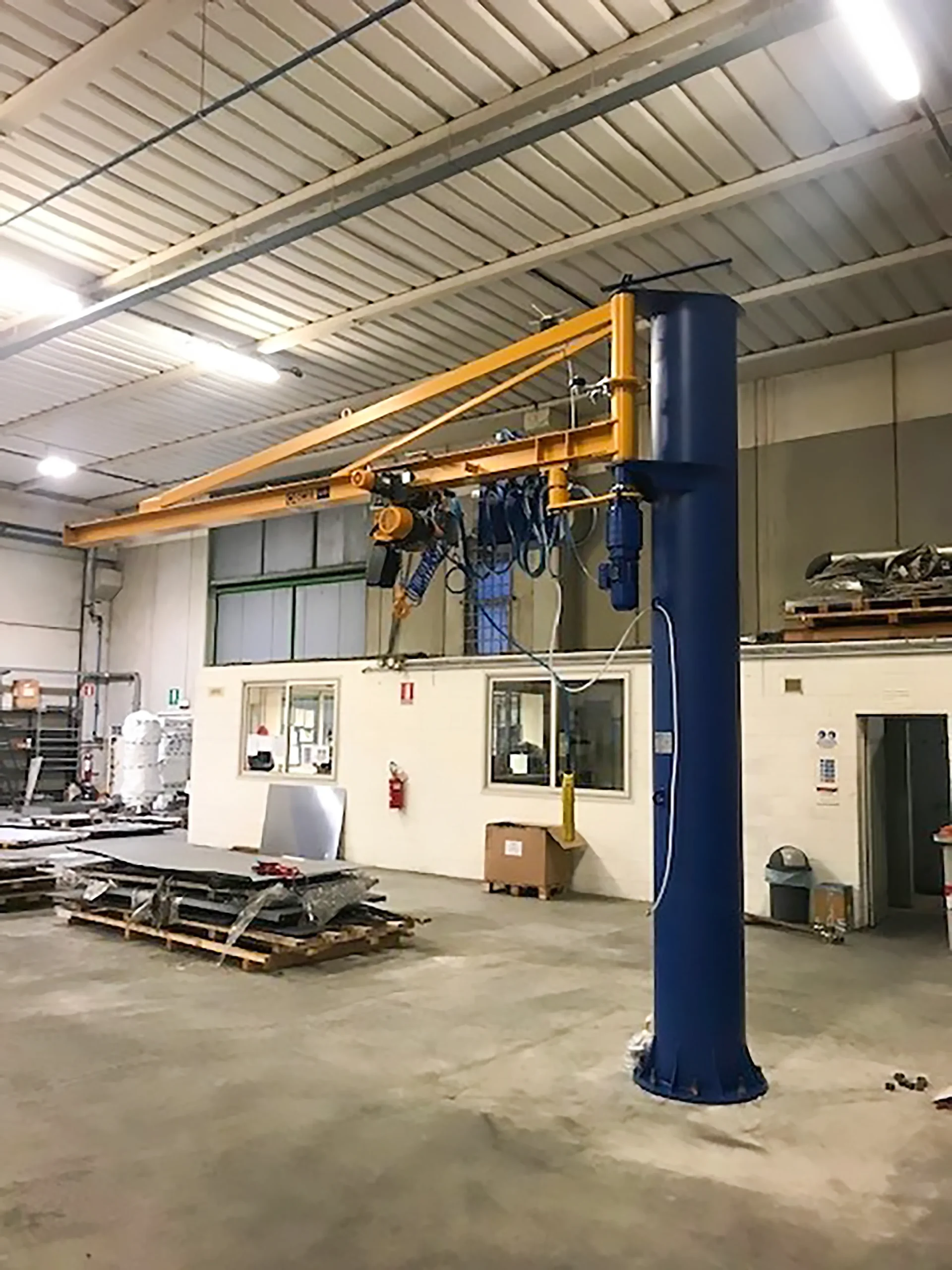 gallery - Jib crane cantilever c2te 500kg side view Omis 