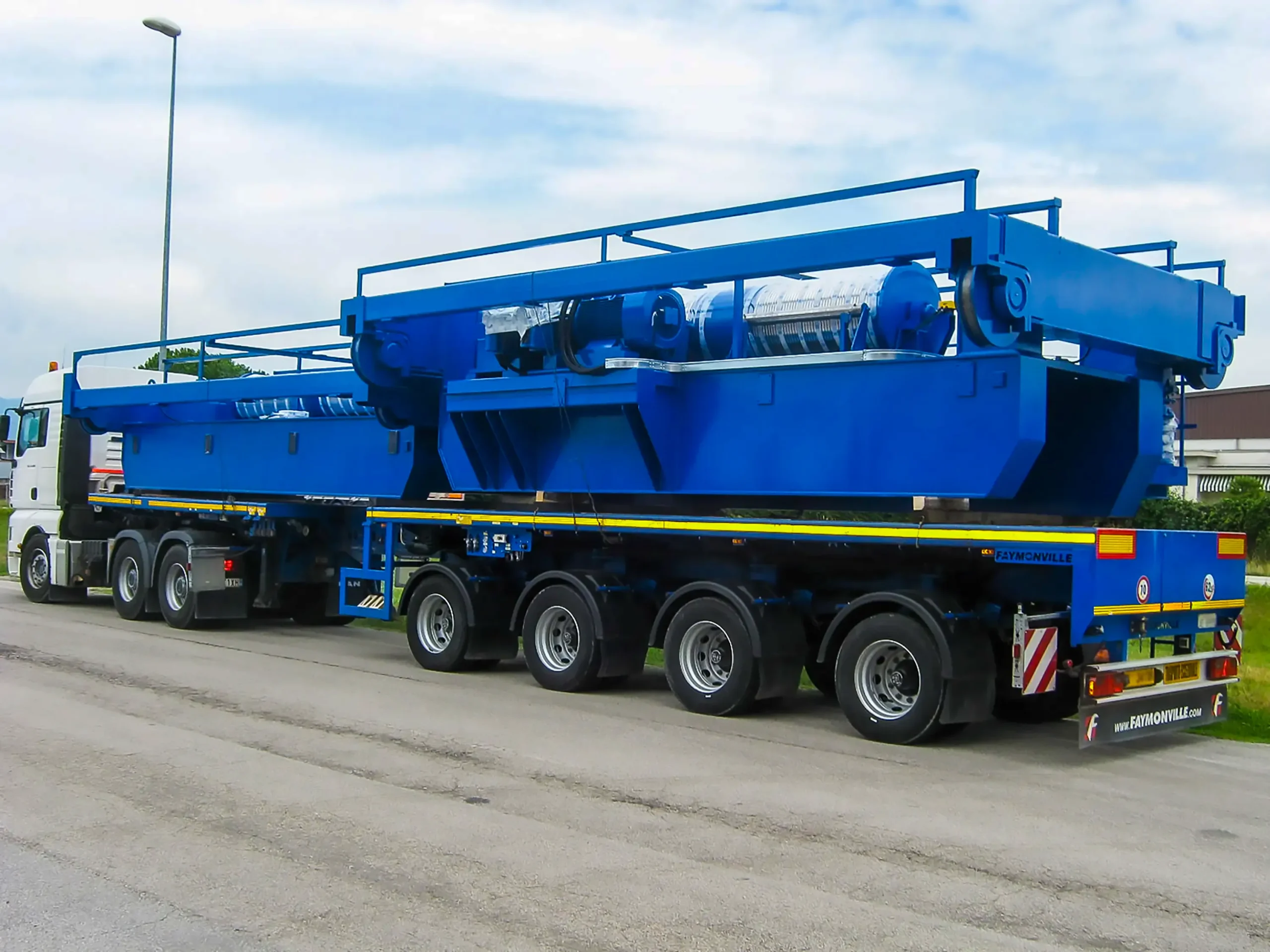 gallery - Open barrel hoist 200t transport Omis 