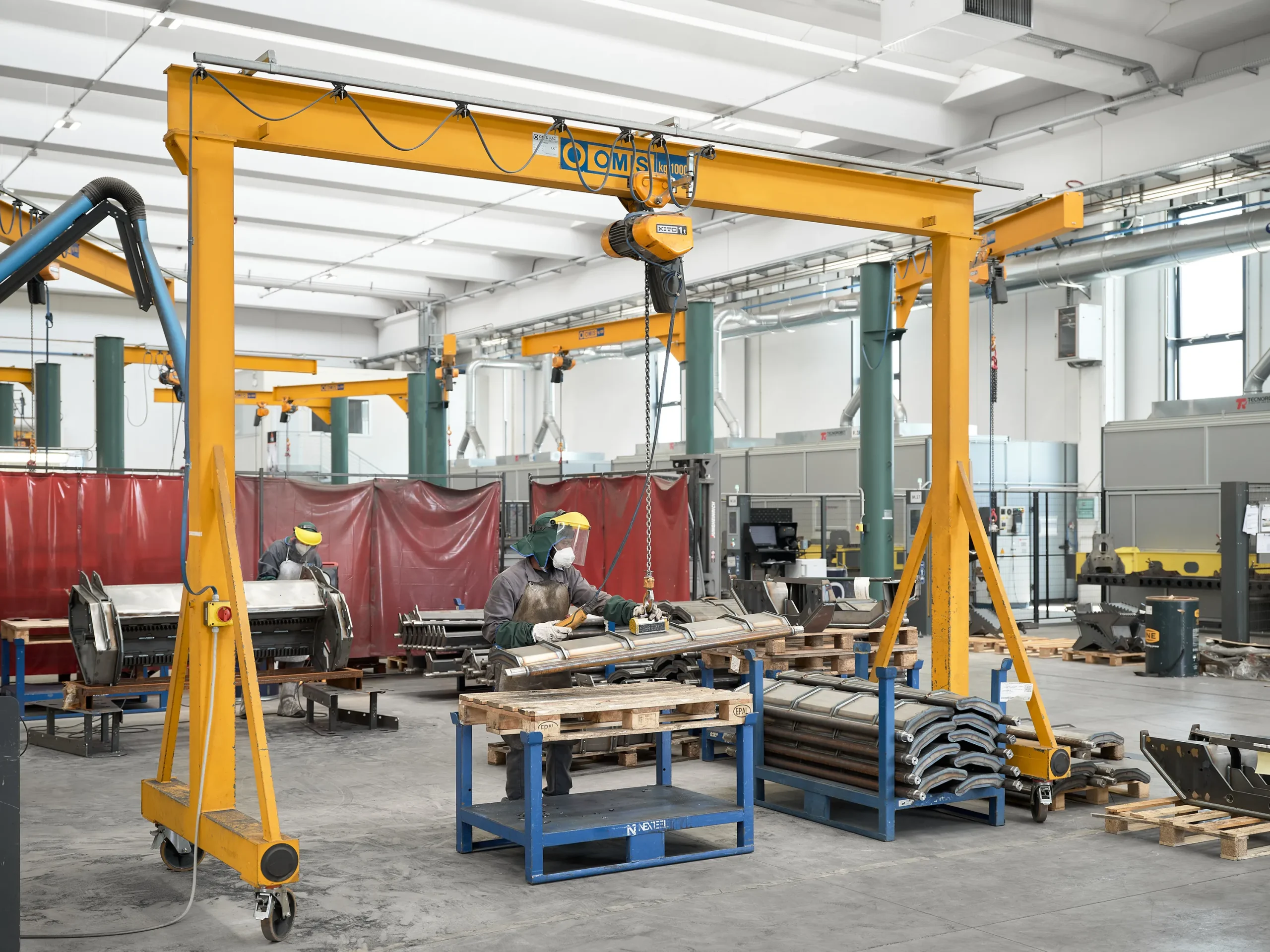 gallery - Portable gantry cane cav 1000kg nexteel lifting welding Omis 