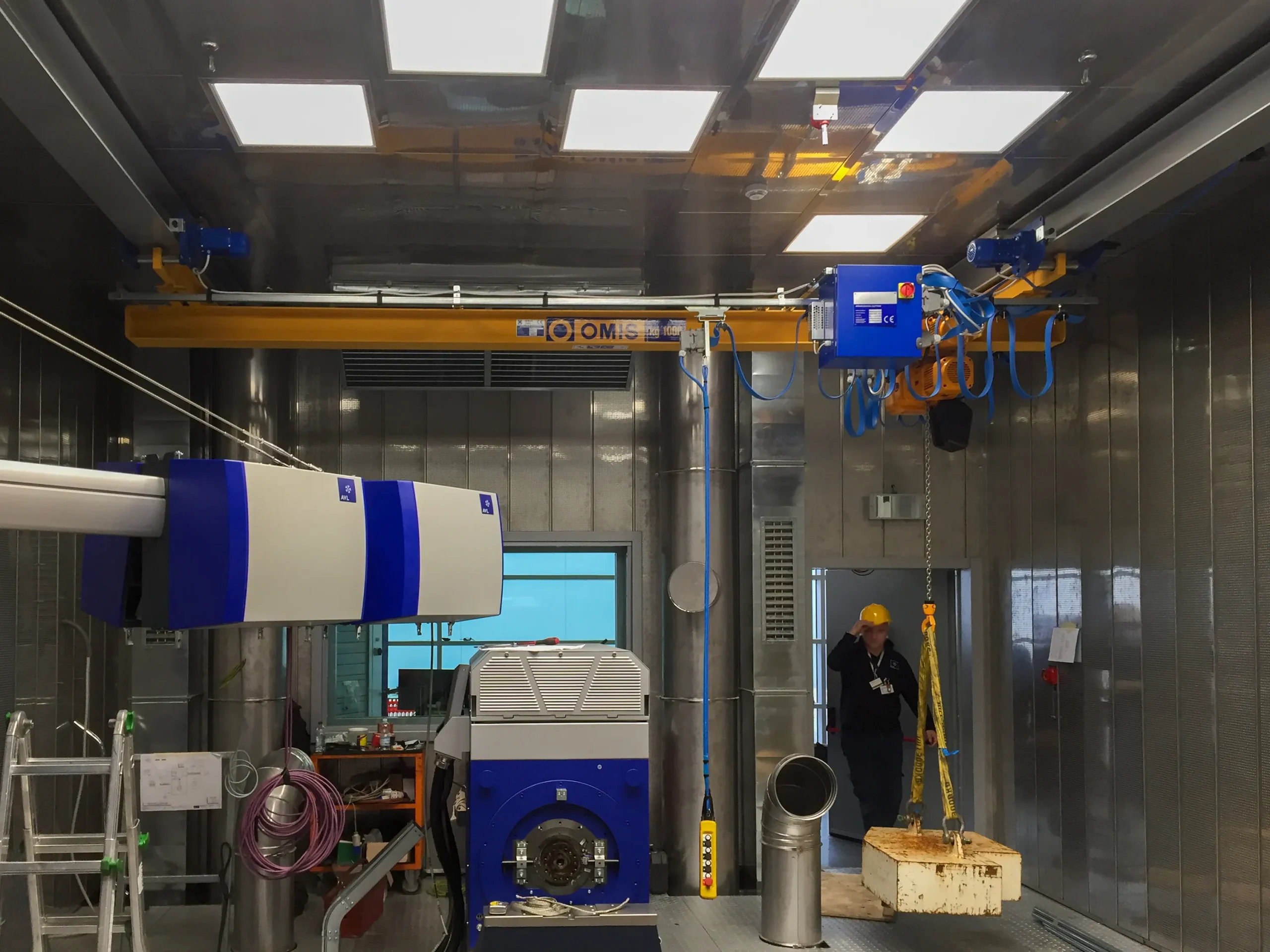 gallery - Powered suspended system gse 1000kg test bench motors Omis 