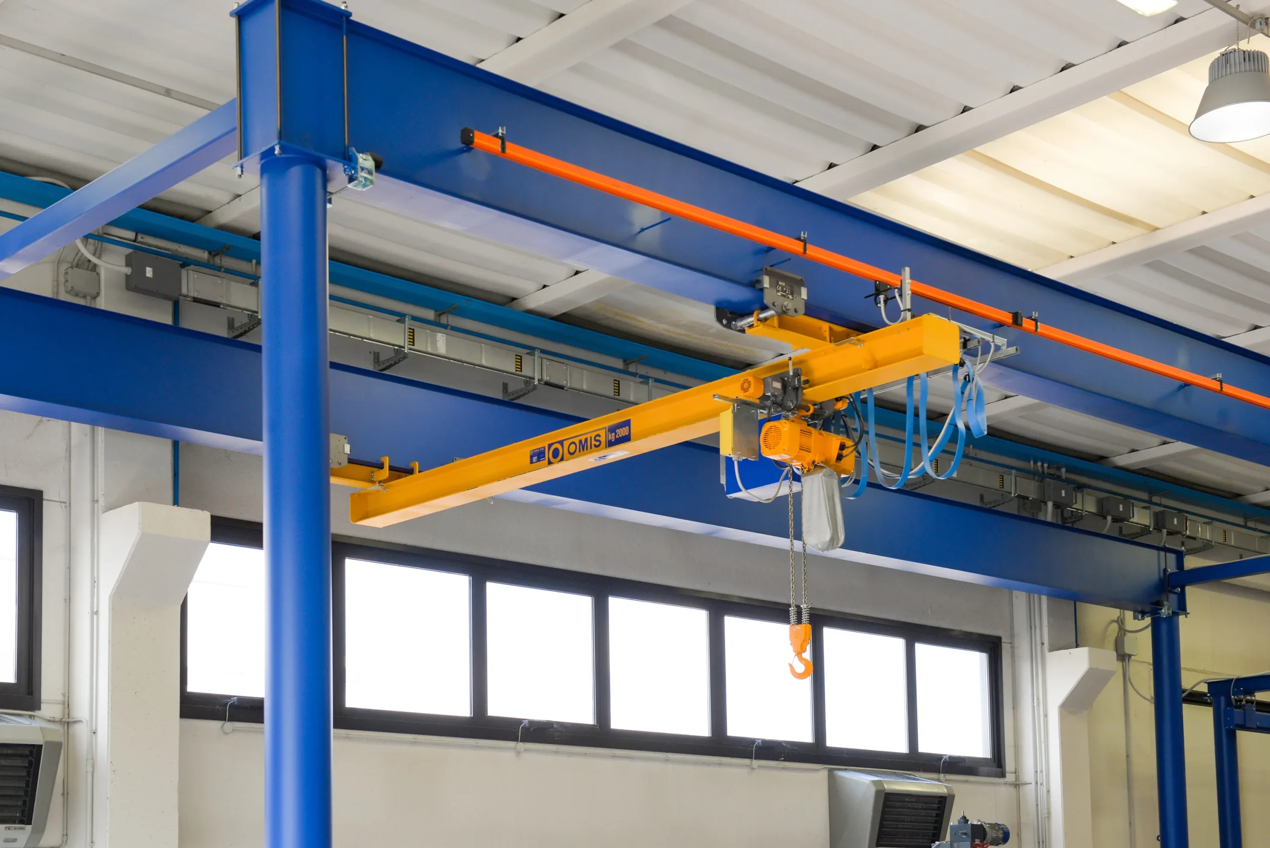 gallery - Powered suspended system gse 2000kg assembly line h series Omis 