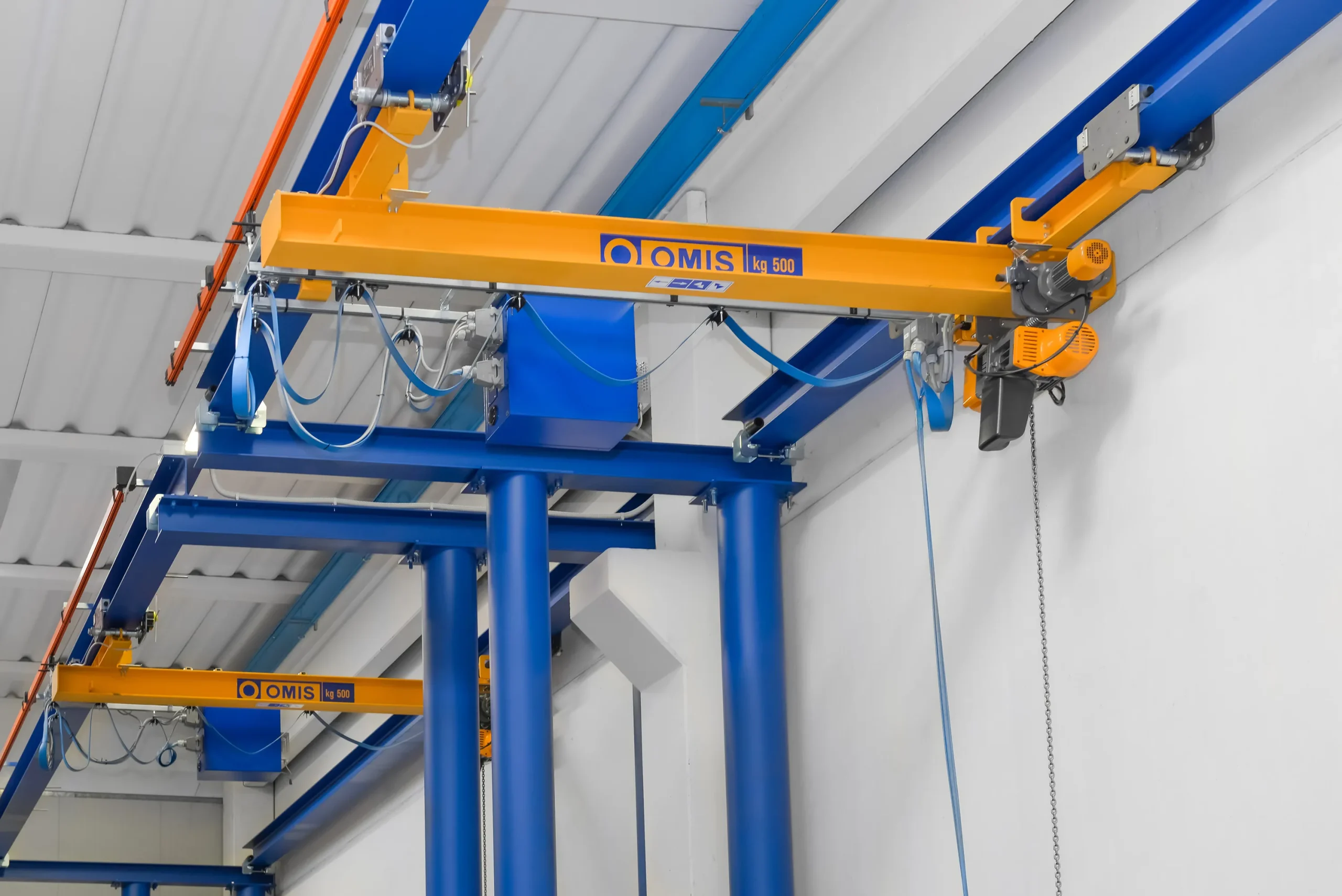 gallery - Powered suspended system gse 500kg assembly line h series Omis 