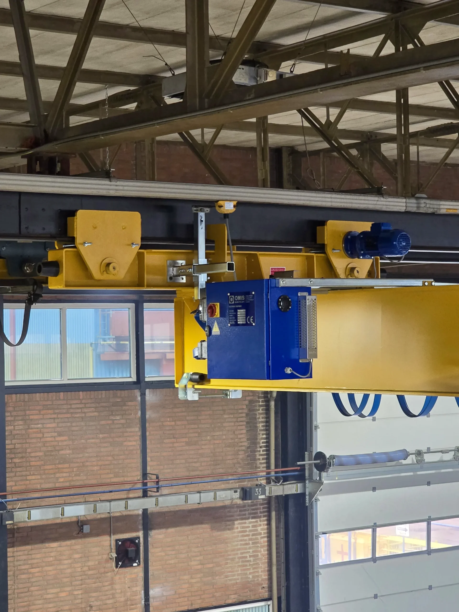 gallery - Suspended electric crane 5t optima kranen detail head Omis 