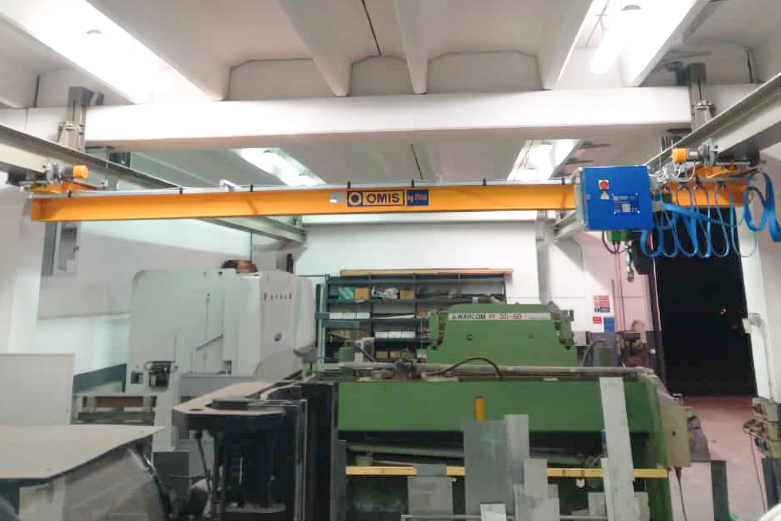 site-4-underslung-cranes-GSE-omis