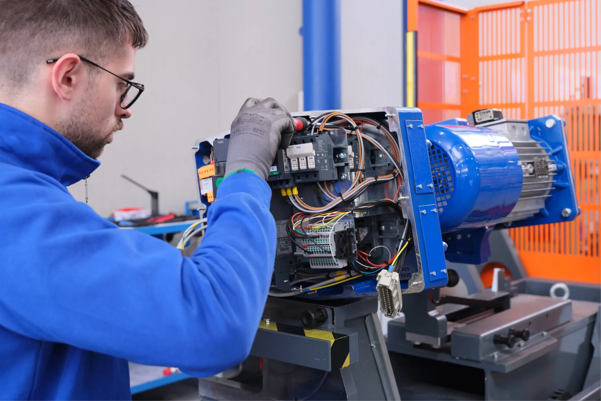 site-hoist-H-series-production-5-omis