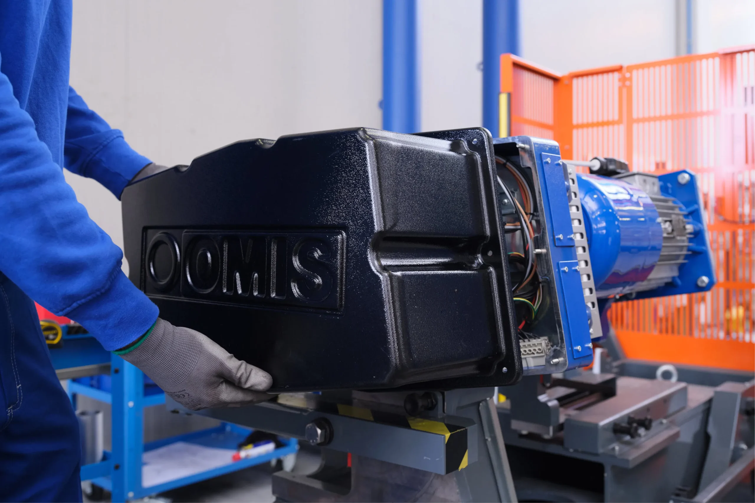 site-hoist-H-series-production-7-omis