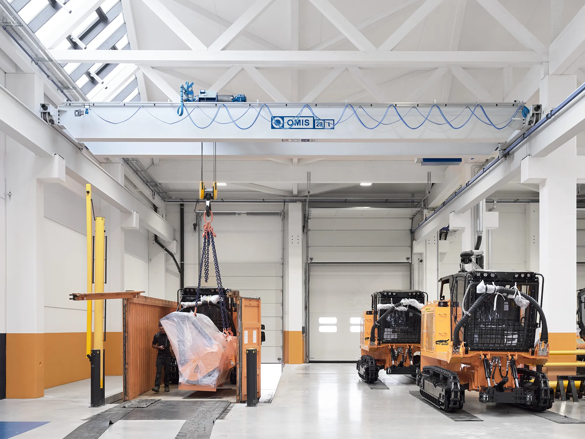 overhead-crane-double-girder-crane-20t-winch-front-view-reference-FAE-omis