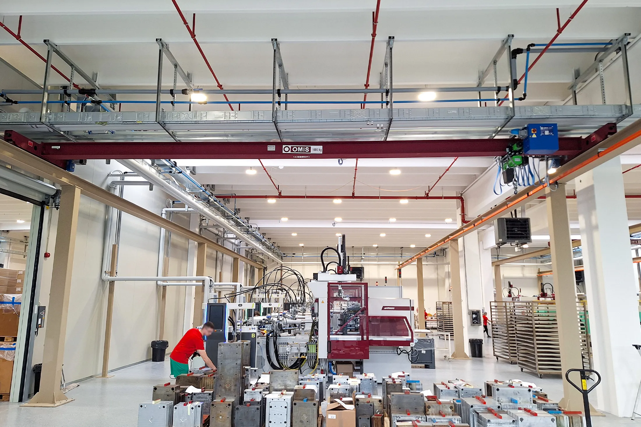 overhead-cranes-1000kg-GAE-workstation-special-paint-5-omis overhead-cranes-1000kg-GAE-workstation-special-paint-5-omis