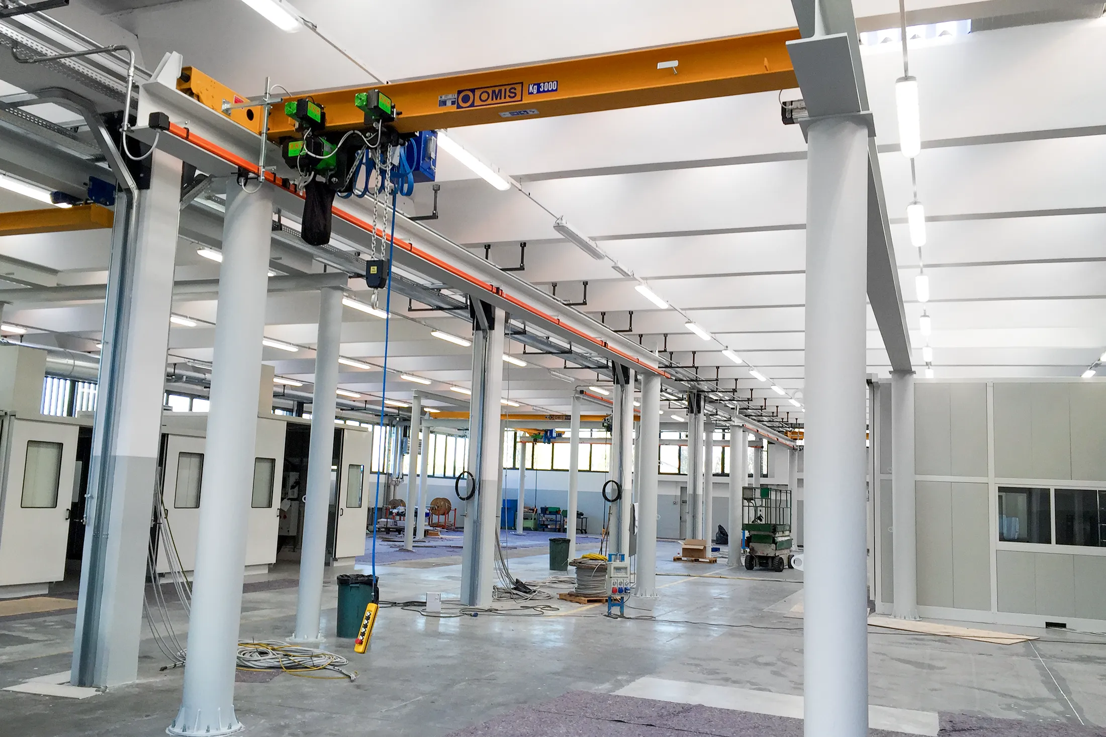 overhead-cranes-3000kg-GAE-workstation-6-omis overhead-cranes-3000kg-GAE-workstation-6-omis