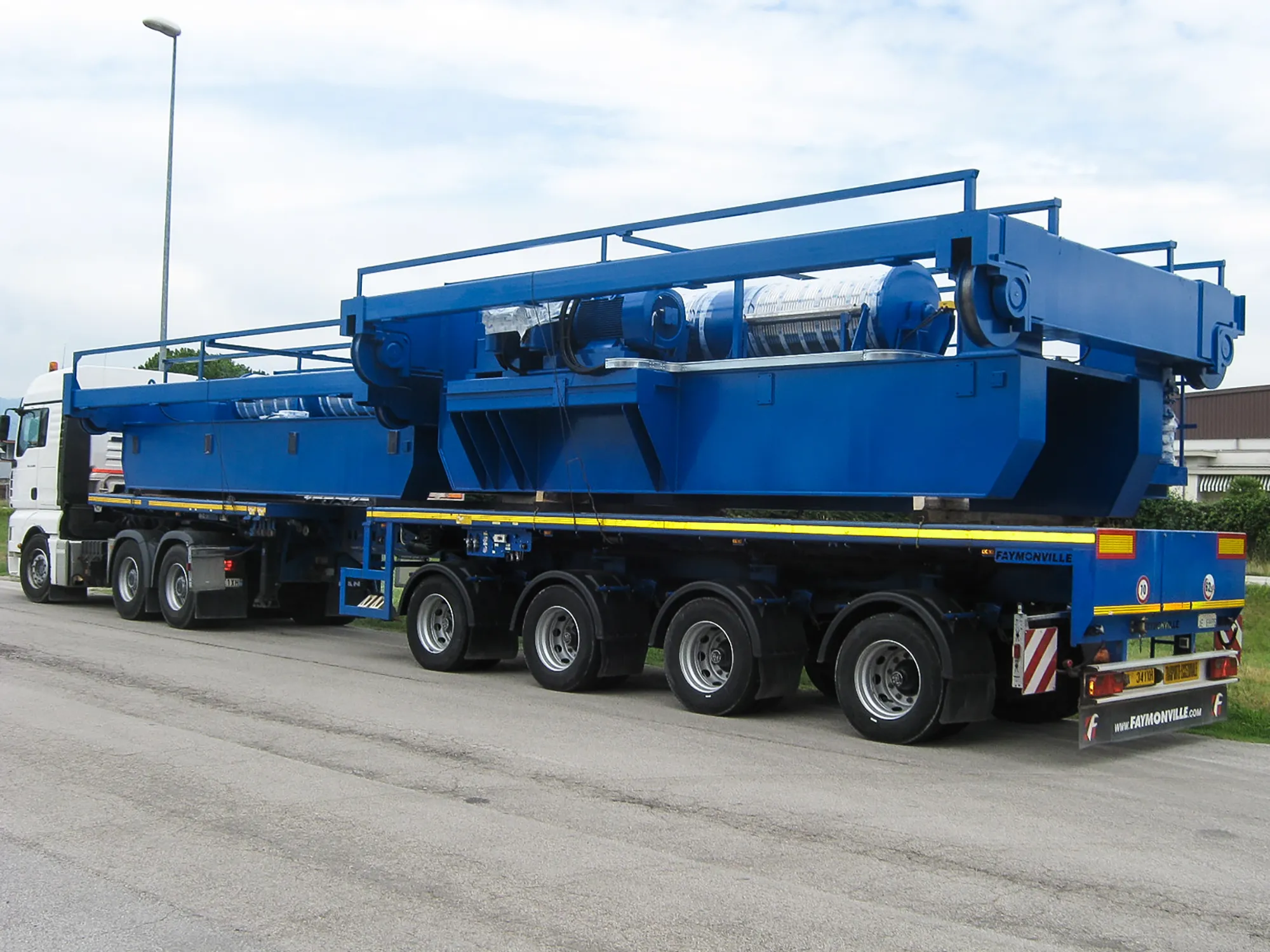 open-barrel-winch-150t-special-manufactoring-overhead-cranes-10-omis