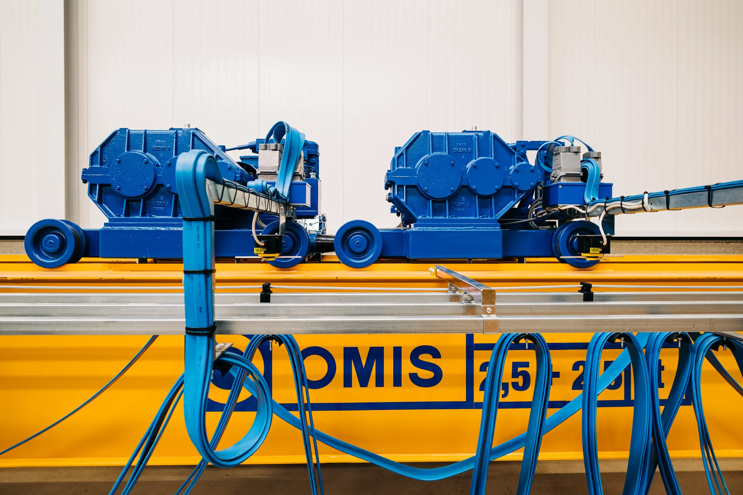 open-barrel-winch-2,5t-double-lifting-overhead-cranes-4-omis