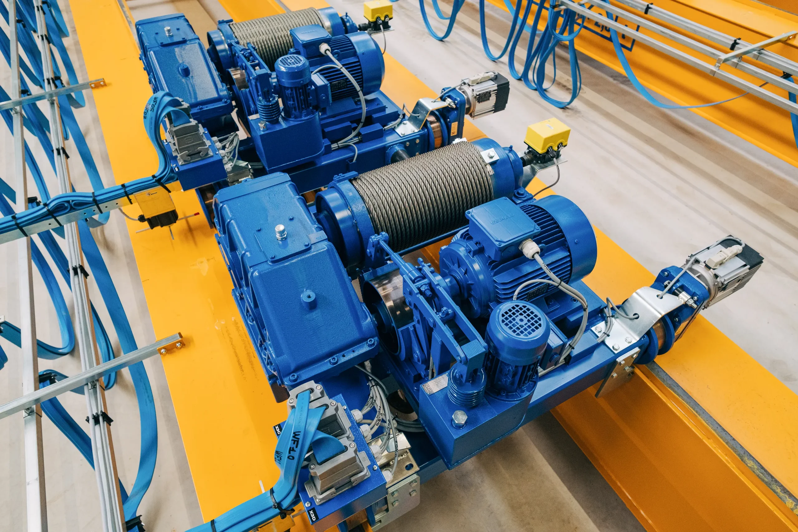 open-barrel-winch-2,5t-double-lifting-overhead-cranes-top-view-5-omis