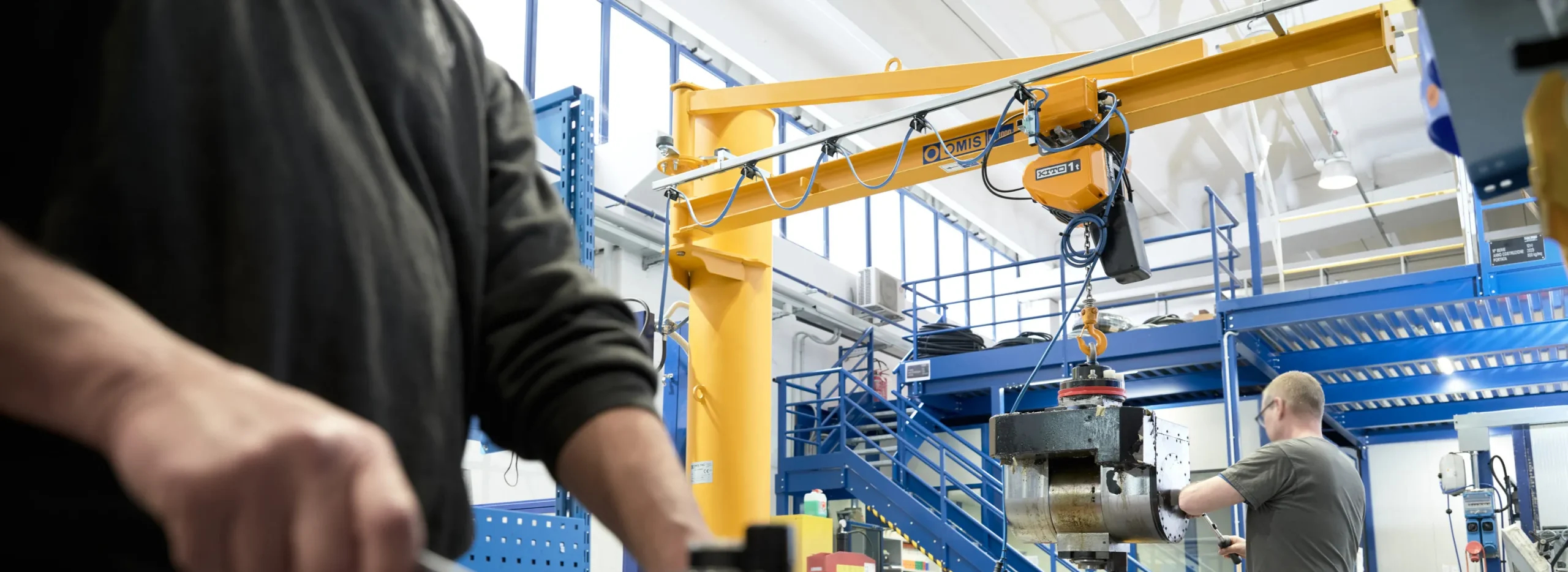 jib-crane-1000kg-workstation-cranes-blog-omis