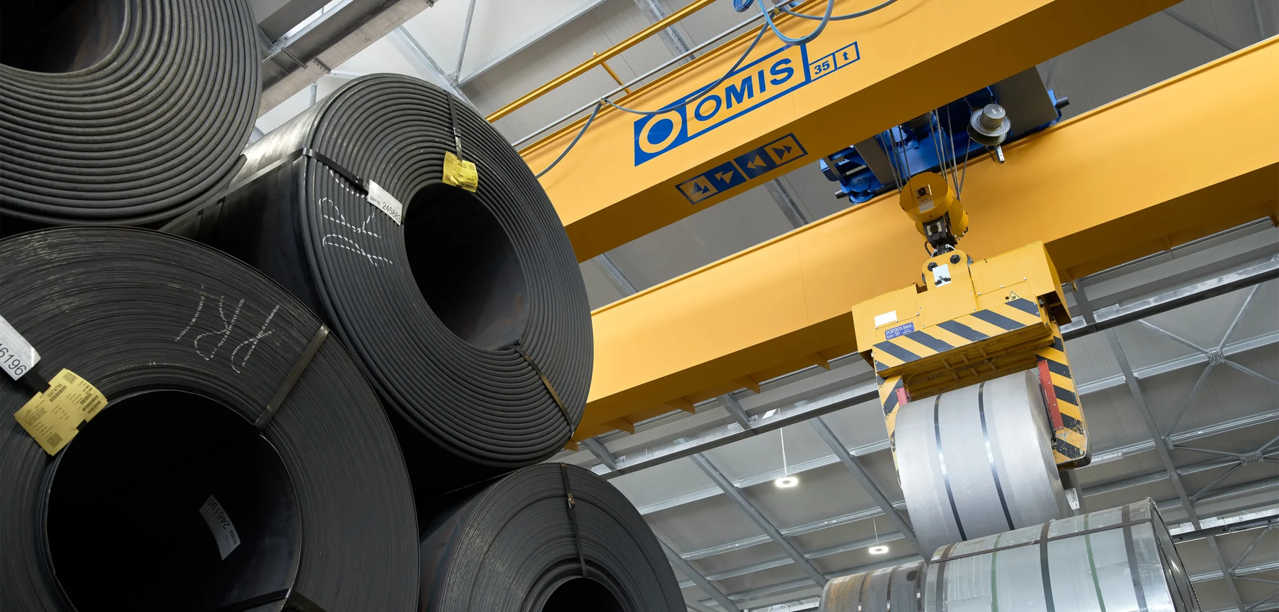 Double-girder-overhead-crane-35t-steel-industry-lifting-steel-coil-siderurgy-omis Double-girder-overhead-crane-35t-steel-industry-lifting-steel-coil-siderurgy-omis