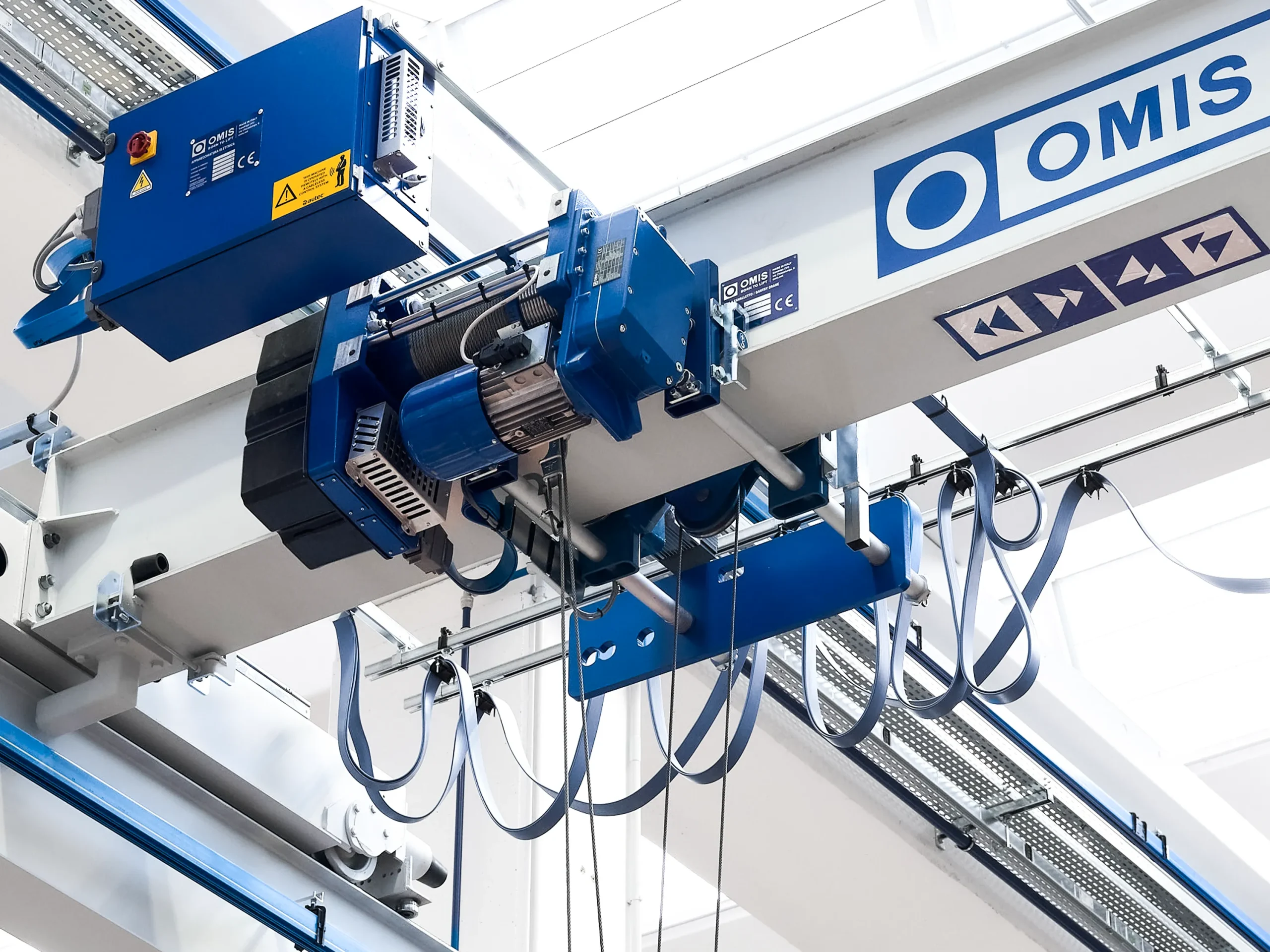 Electric-wire-rope-hoist-for-overhead-cranes-single-girder-4000kg-profile-omis Electric-wire-rope-hoist-for-overhead-cranes-single-girder-4000kg-profile-omis